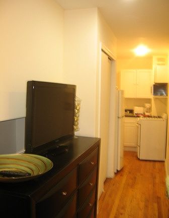 2nd image of 135 W 28th St APT 3RW