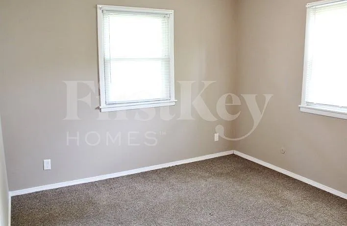 4455 Stuart Dr — Photo 12