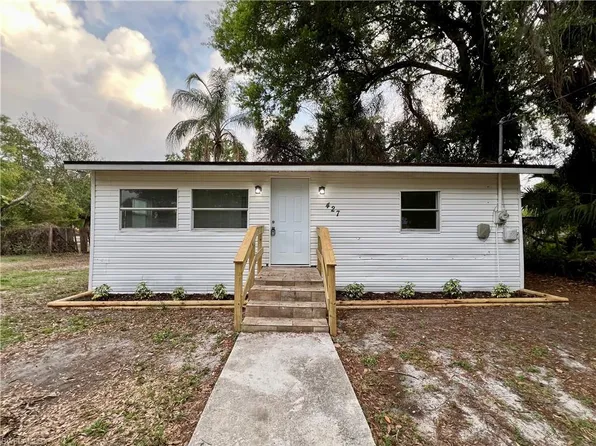 427 Capitol ST, NORTH FORT MYERS, FL 33903