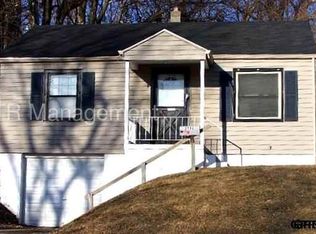 3732 N 39th St, Omaha, NE 68111