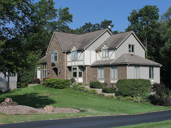 2nd image of 100 W Hill Ests