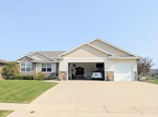 4513 Holly Cir NE, Cedar Rapids, IA 52411