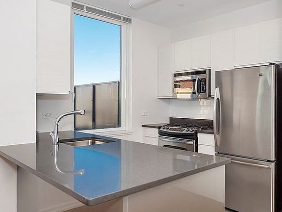 3rd image of 511 47th Ave APT 4F