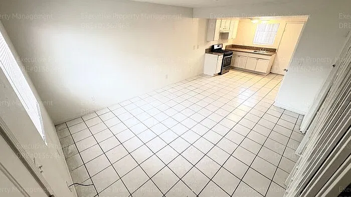 2 bed, 1.5 bath, 800 sqft, $1,250 — Photo 3