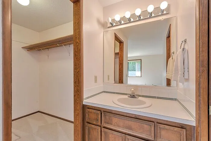 6540 SW 204th Pl — Photo 17