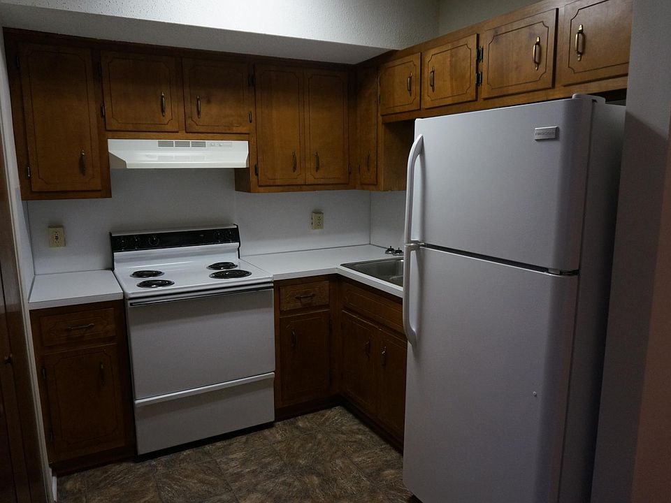 2nd image of 332 11th St SW APT D