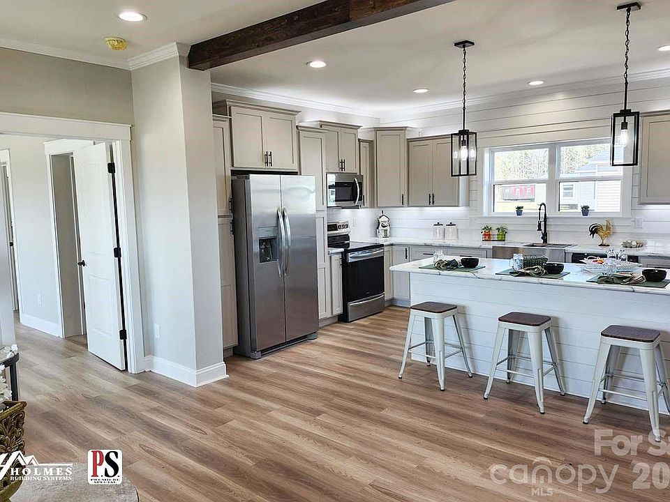 2nd image of 4366 Boulder Dr