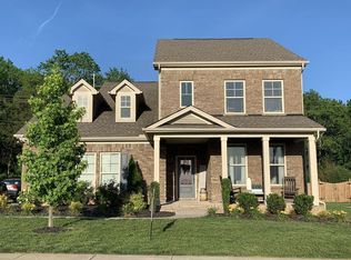 261 Blackthorn Ln, Gallatin, TN 37066
