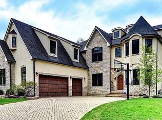 815 Iris Ln, Naperville, IL 60540