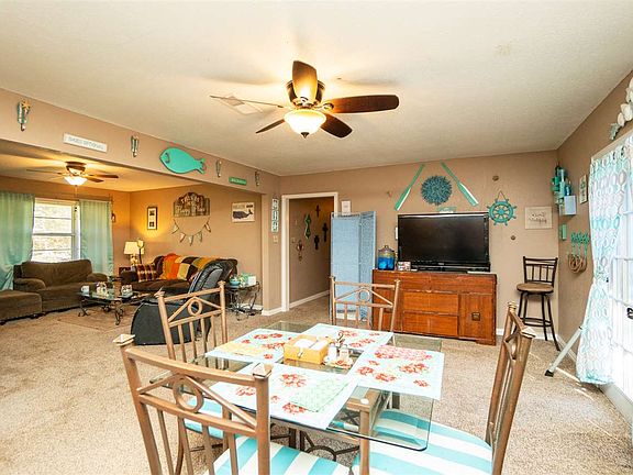 4th image of 1108 Willow Springs Dr