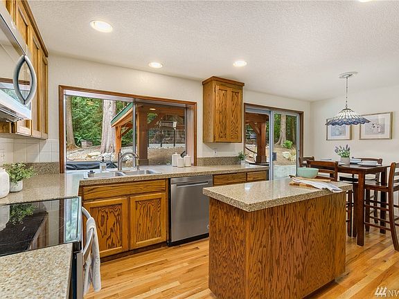 5th image of 21012 NE 36th St