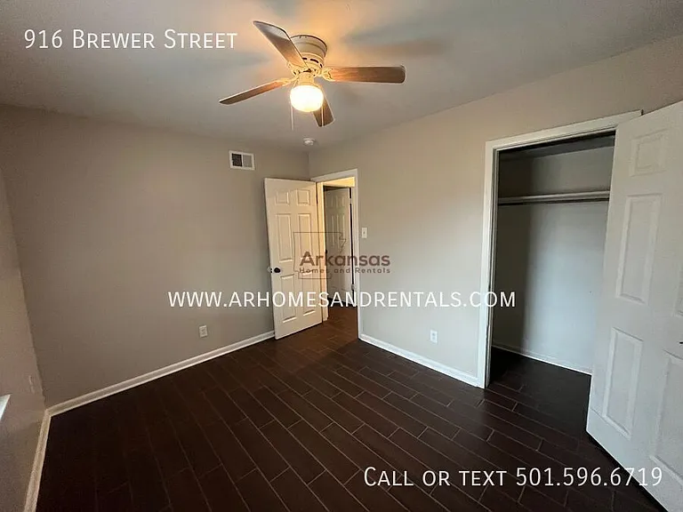 916 Brewer St — Photo 12