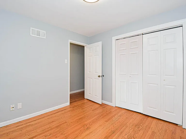 819 Renee Ln — Photo 21