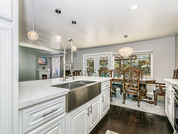 5th image of 1452 N San Diego Pl