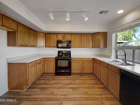 5th image of 42706 W ANNE Lane
