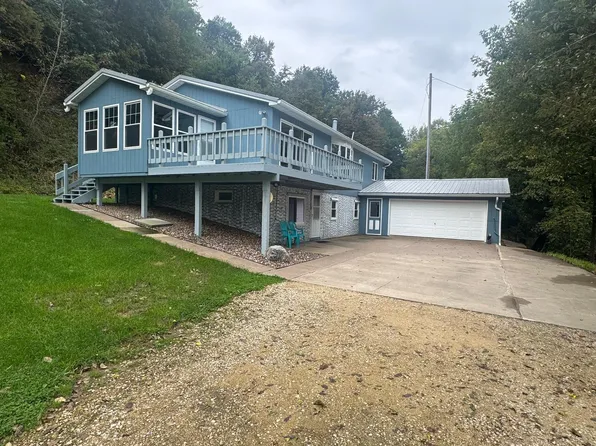 39494 360th St, Guttenberg, IA 52052