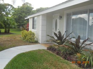 1473 SE Oakmont Ln, Port Saint Lucie, FL 34952