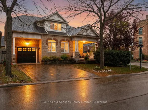 2 Callary Cres, Collingwood, ON L9Y 4Y1