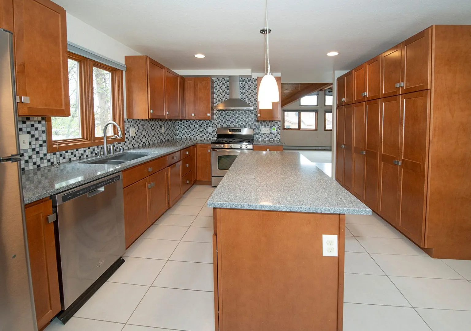 DeLong Lake Condo — Photo 3