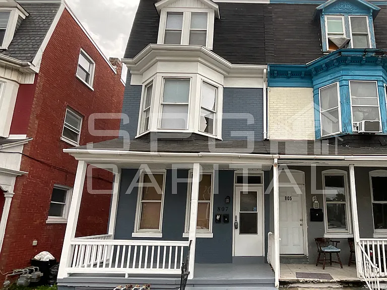 807 W Princess St — Photo 1