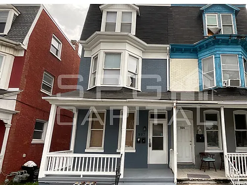 807 W Princess St Photo 1 807 W Princess St Photo 1