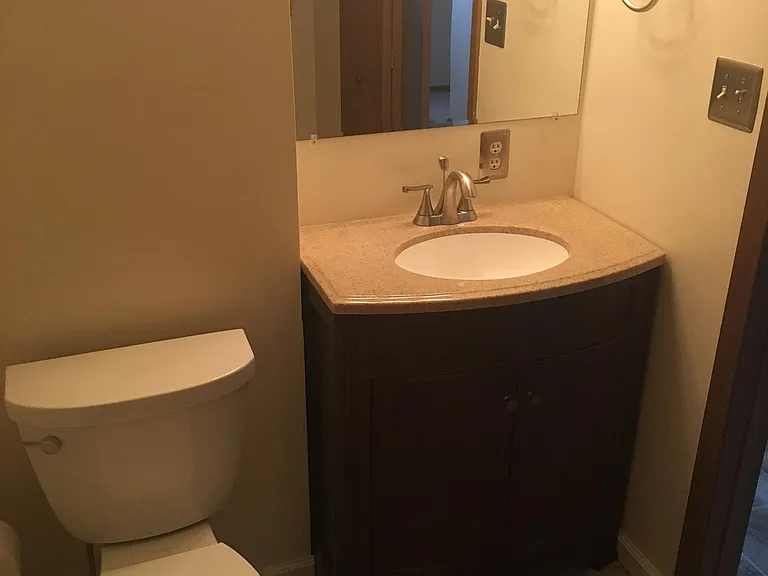 1st floor 1/2 bath