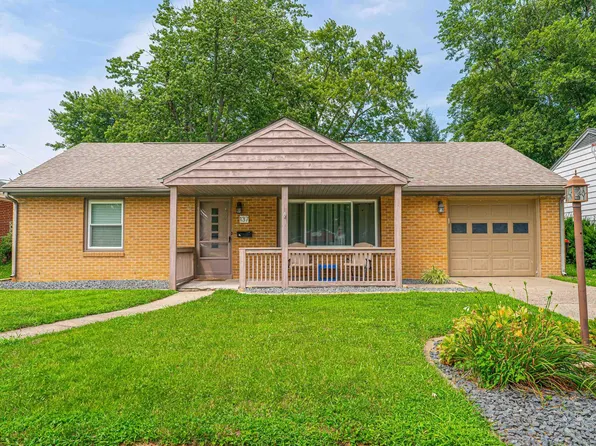137 Portland Pl, Lincoln, IL 62656