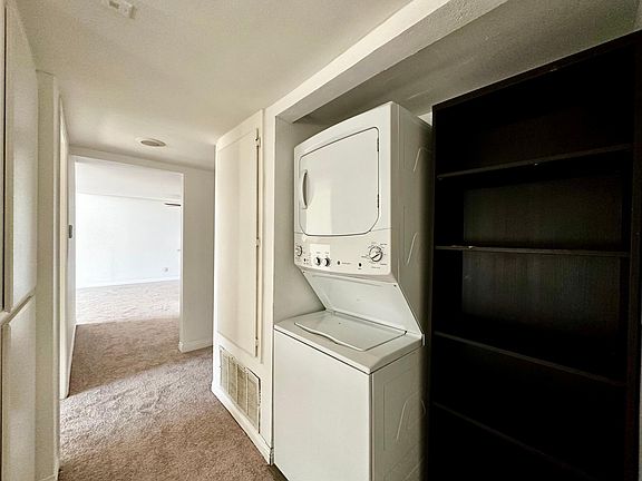 2nd image of 5500 Owensmouth Ave APT 314