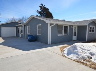 2403 10th St, Silvis, IL 61282
