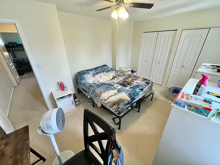 1033 Youville Dr W — Photo 18