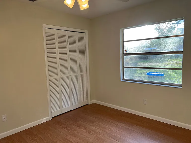 1300 SW 76th Dr — Photo 14