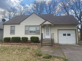 727 Sunnyslope St, Emporia, KS 66801