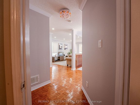 4th image of 48 Ridgemore Cres