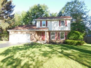 1822 Celeste Cir, Youngstown, OH