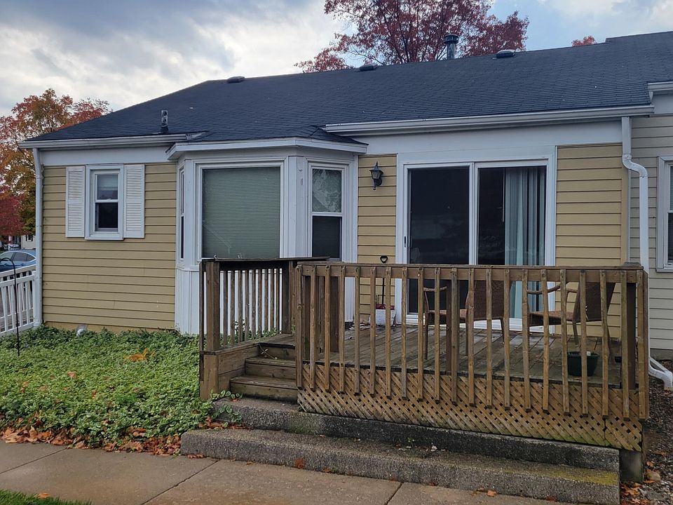 2nd image of 987 Village Ln #200