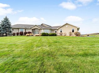 56 E Country Gate Pl, Vestal, NY 13850