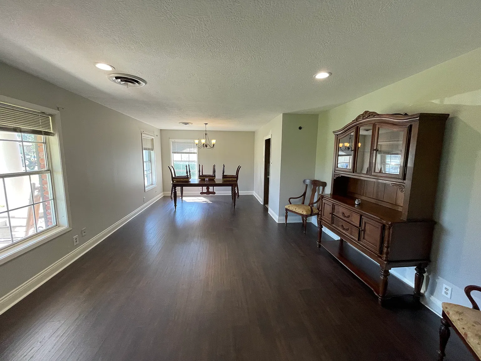 4 bed, 2.5 bath, $1,950 — Photo 4