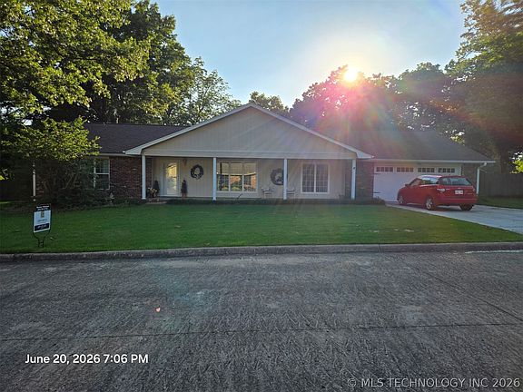 3rd image of 2221 Michael Rd