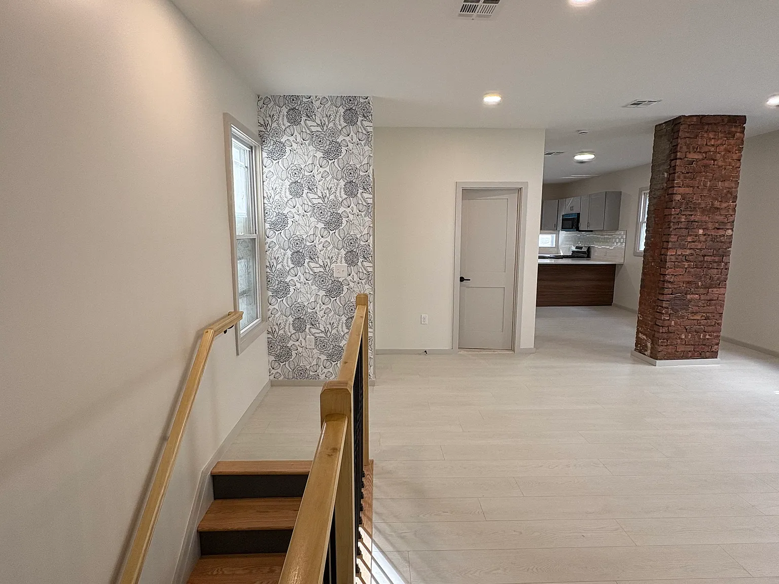 3 bed, $2,800 — Photo 2