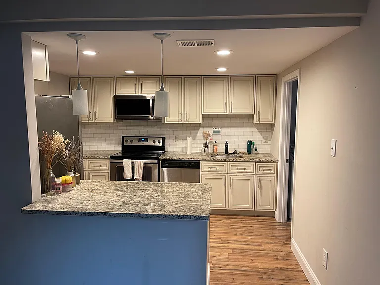 1705 Greentree Ct — Photo 4