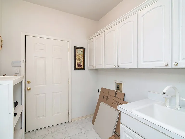 4525 Teasley Ln — Photo 8