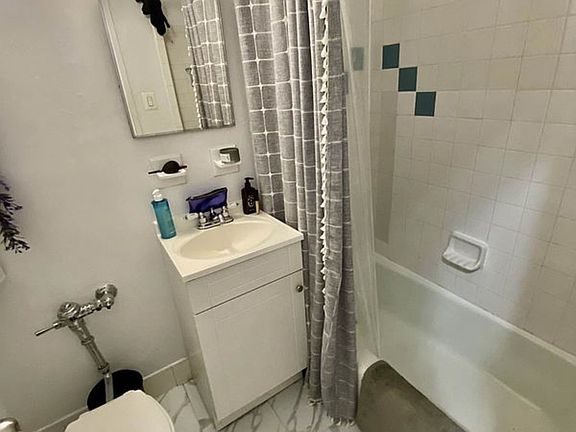 3rd image of 316 E 83rd St #2