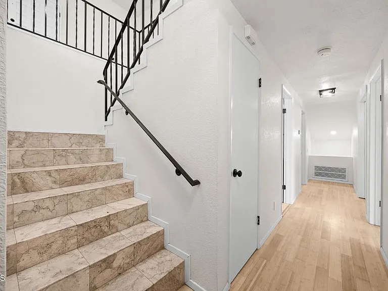 534 Alta Vista Ave — Photo 24