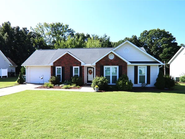 4609 Falcon Chase Dr SW, Concord, NC 28027