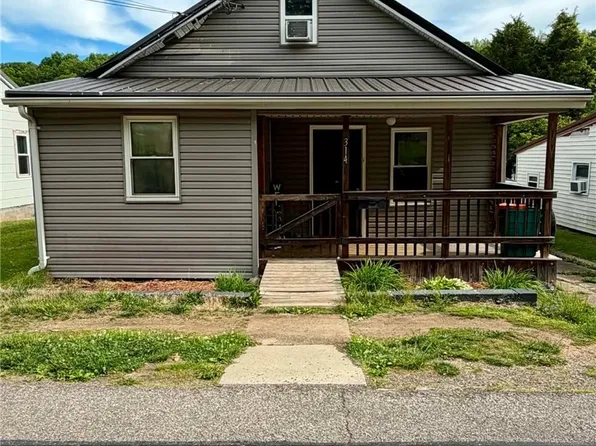 314 3rd Ave, Ripley, WV 25271
