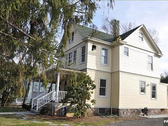 3rd image of 430 Closter Dock Rd
