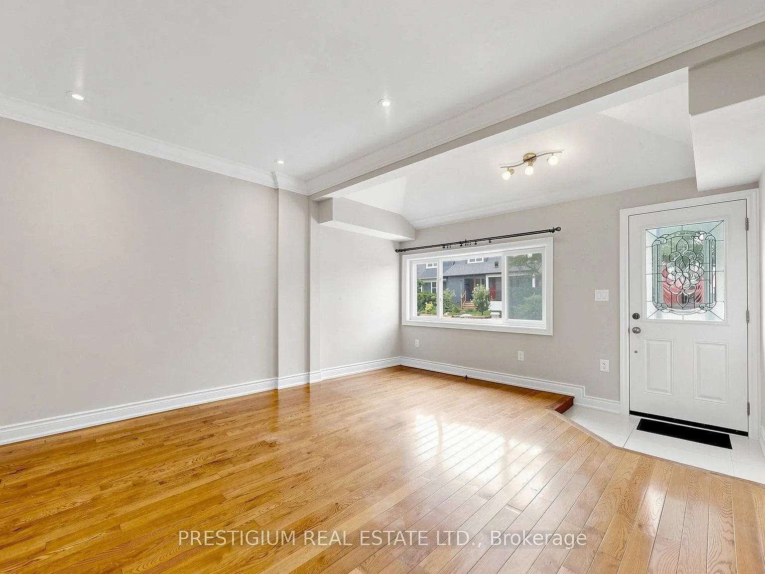 3 bed, $2,600 — Photo 2