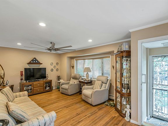 4th image of 1159 Slabey Avenue