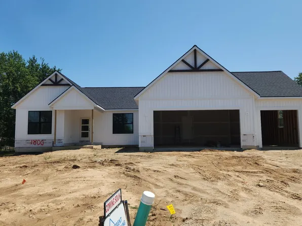 1800 NW Ringneck Ct, Grand Rapids, MI 49534