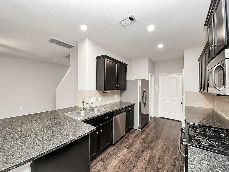16130 Beachside Pl — Photo 20